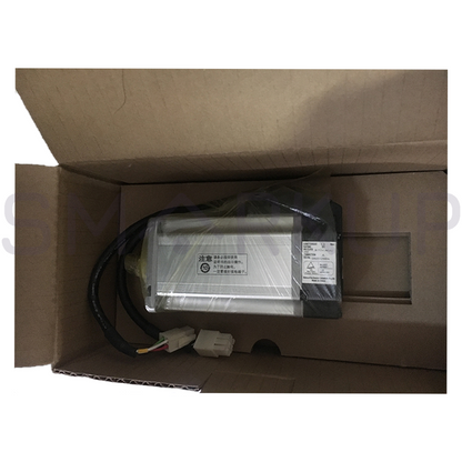 new  In Box PANASONIC MHMD042P1T AC Servo Motor