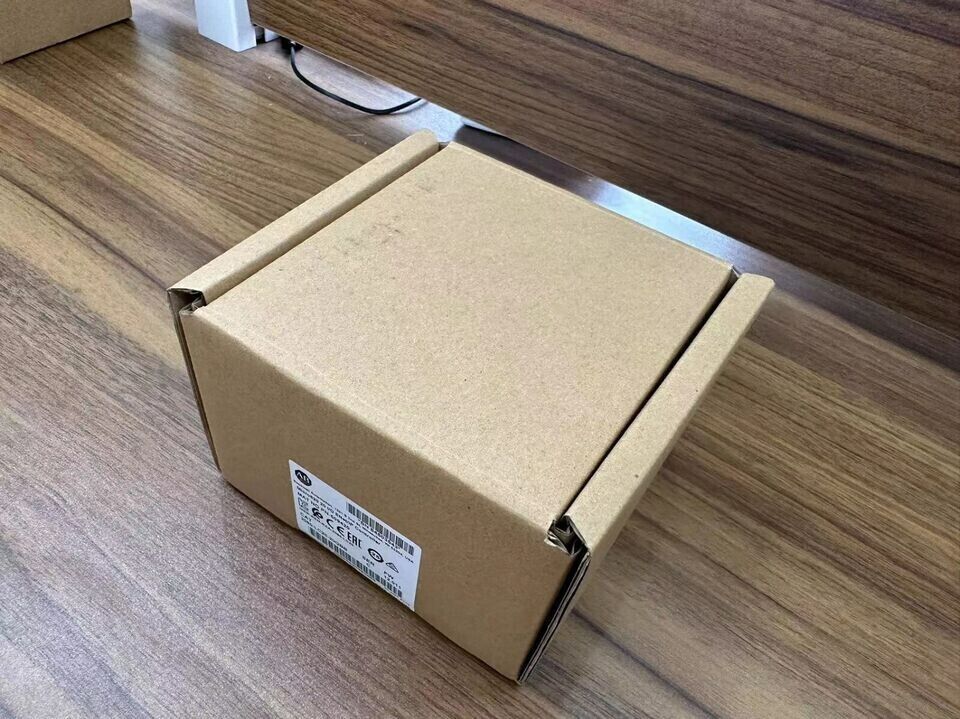 Allen Bradley Micro820 20 Net/IP Controller AB 2080-LC20-20QBB SER C - ALLEN BRADLEY