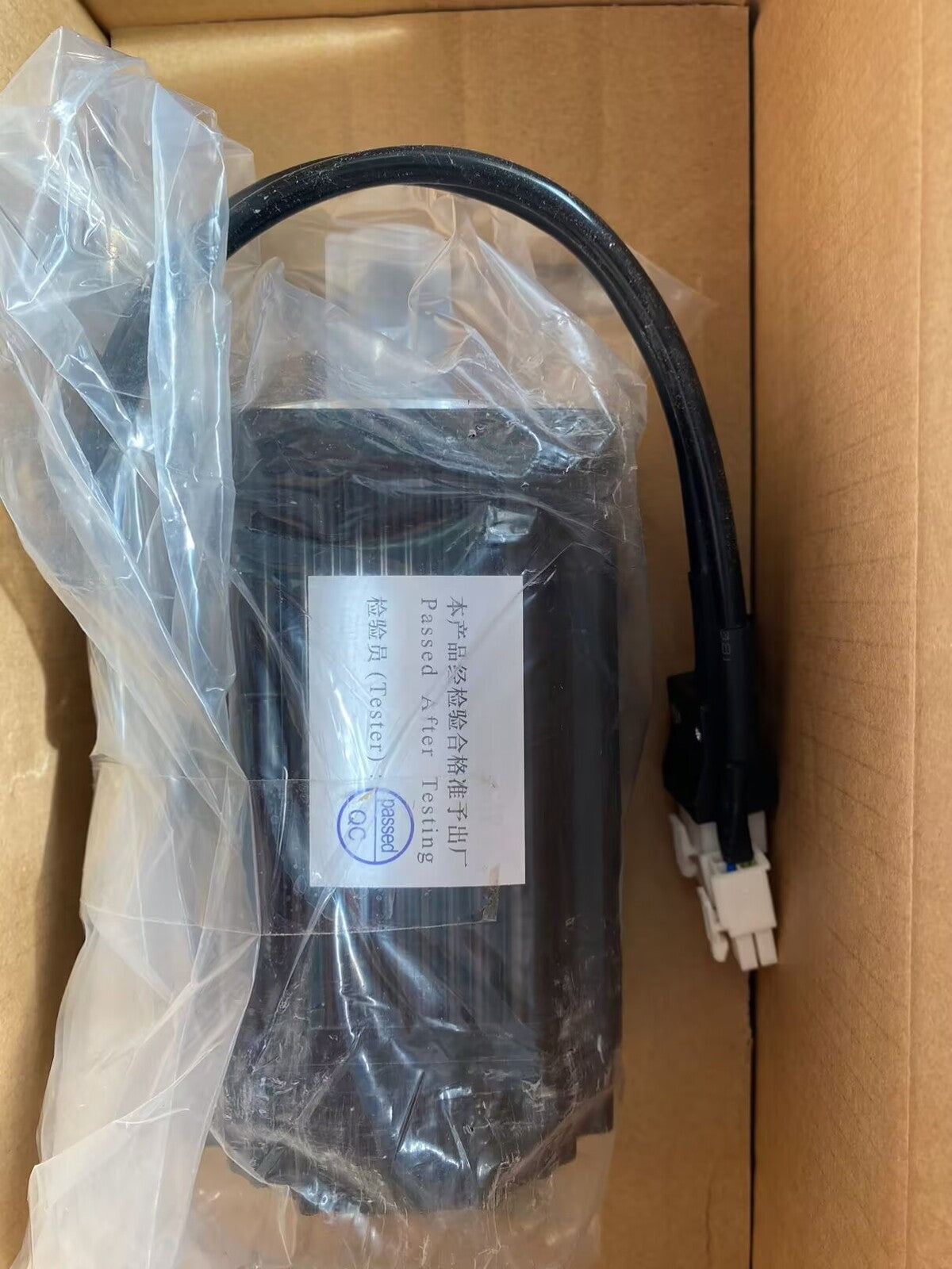 1PCS ESTUN servo motor EMJ-08APA22 0.75KW 4.0A AC220V