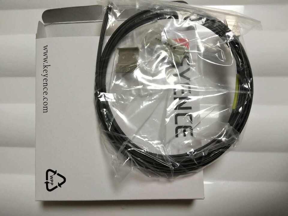 One KEYENCE FU-40 FU40 Fiber Optic Sensors Free Shipping