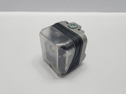 new KROMSCHRODER DG6U-3 PRESSURE SWITCH 84447250 - KROMSCHO DER