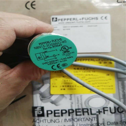 new ONE Pepperl+Fuchs NBN15-30GM60-WS Proximity Switch Fast Shipping - PEPPERL+FUCHS