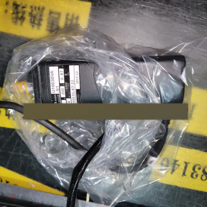 ONE OMRON Servo Motor R88M-U10030VA-S1 - ONE