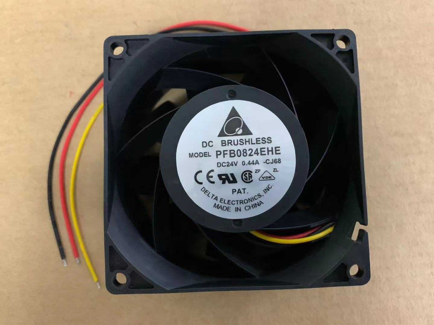 new 1PCS DELTA PFB0824EHE DC24V 8038 fan 8 cm large air volume inverter fan