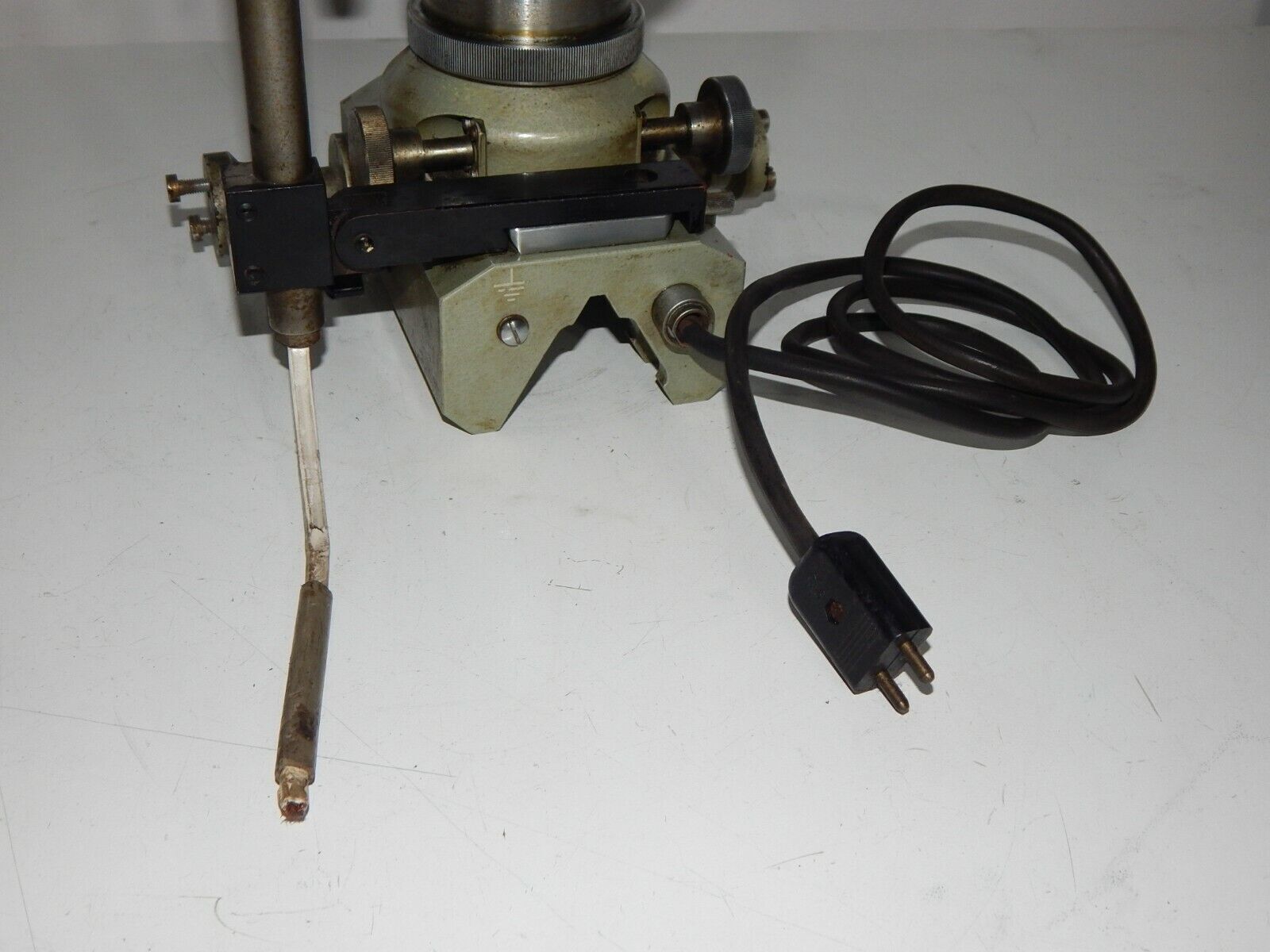 used Measuring device used for various measurements in laboratory and industrial settings with high precision measurements zeiss jena model - CARL ZEISS JENA