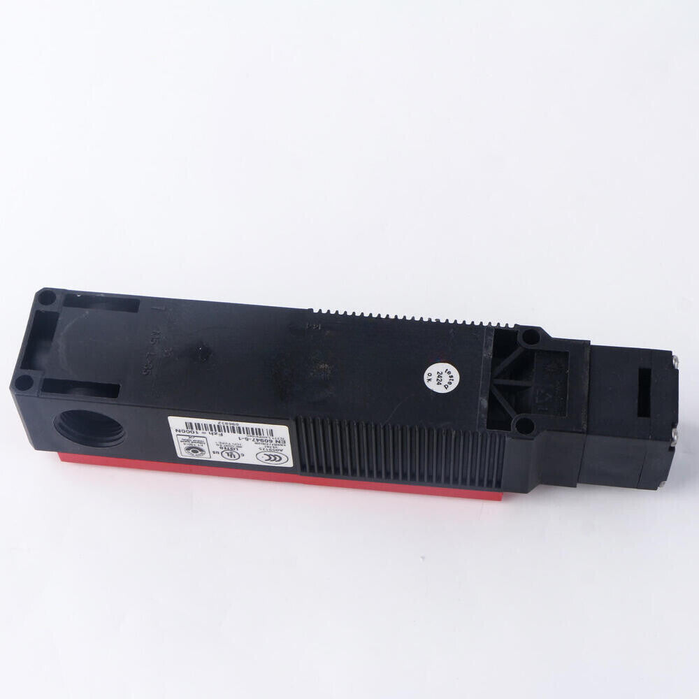 1PC EUCHNER TP3-4141A024M 084270 safety switch