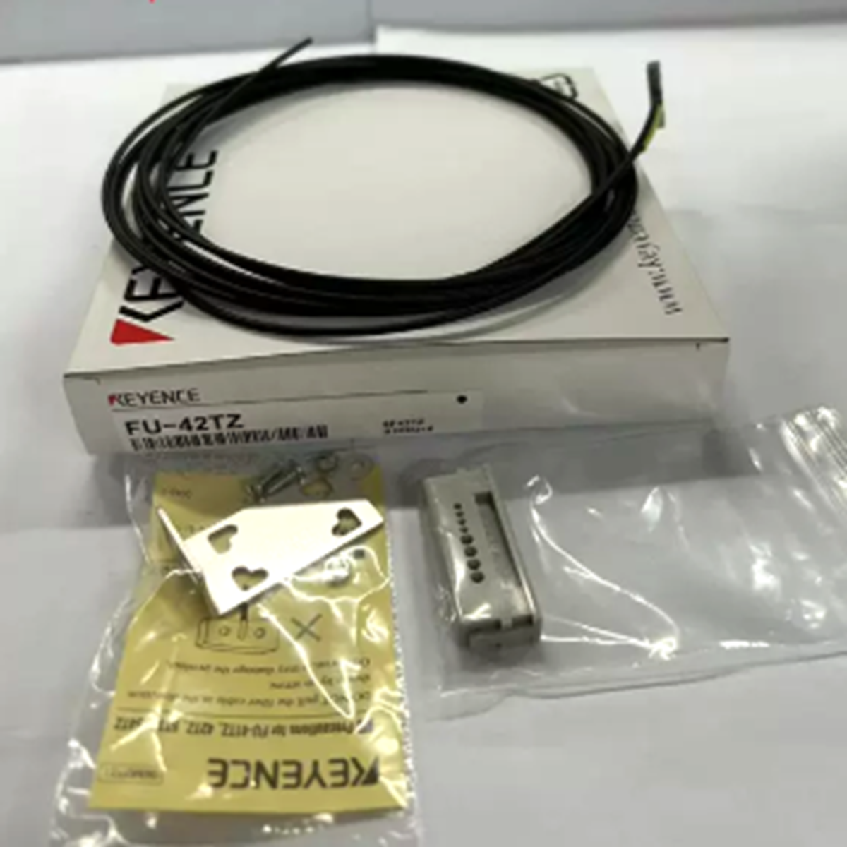 new  KEYENCE FU-42TZ Reflective Fiber Optic Sensor KEYENCE