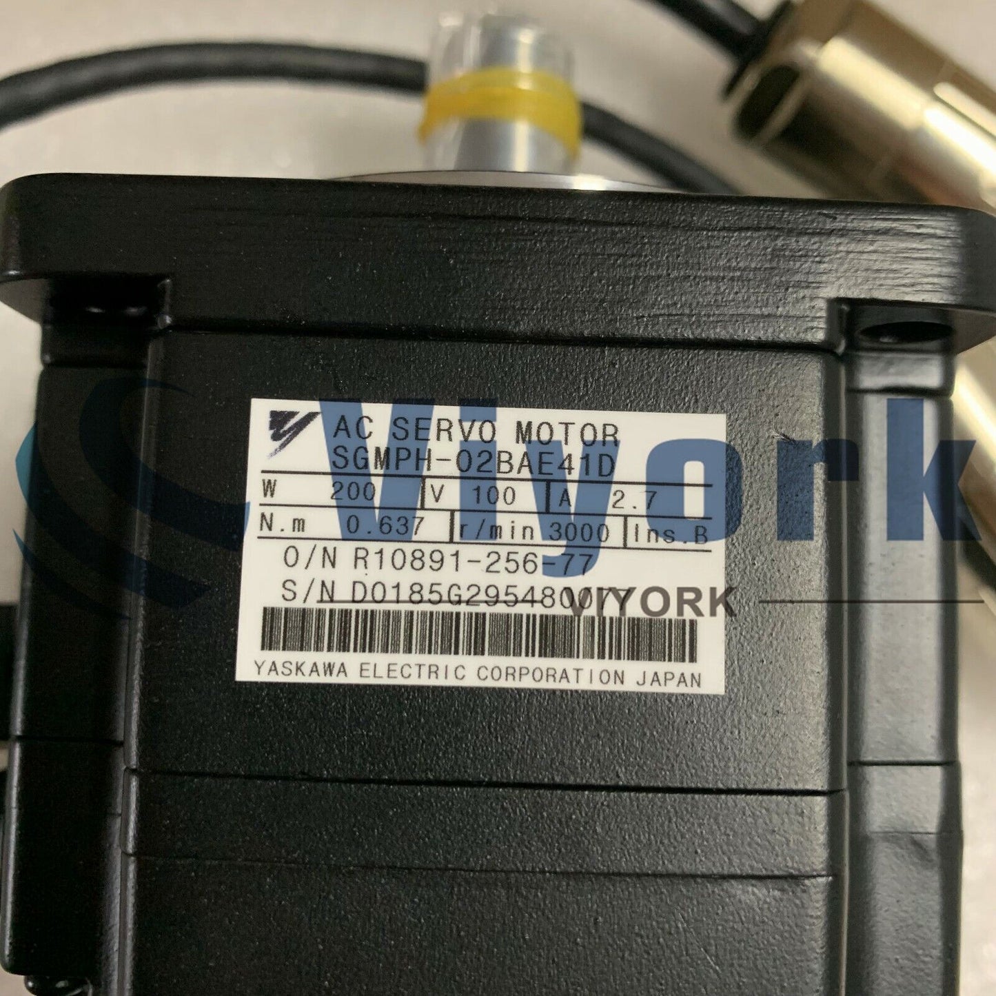 new Yaskawa SGMPH-02BAE41D AC SERVO MOTOR 200VAC 3000RPM 2.7AMP - YASKAWA