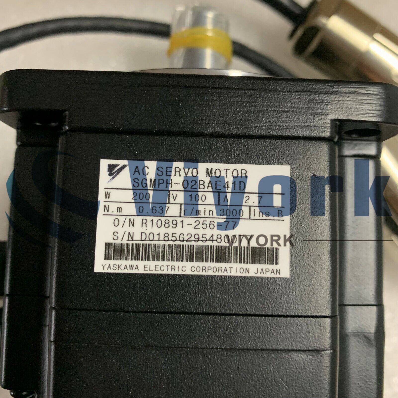 new Yaskawa SGMPH-02BAE41D AC SERVO MOTOR 200VAC 3000RPM 2.7AMP - YASKAWA