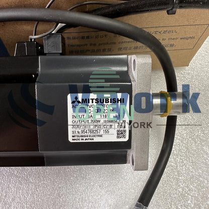 1PCS Mitsubishi HC-KFS23BK AC SERVO MOTOR 1.1 AMP 118 V 3000 R/MIN