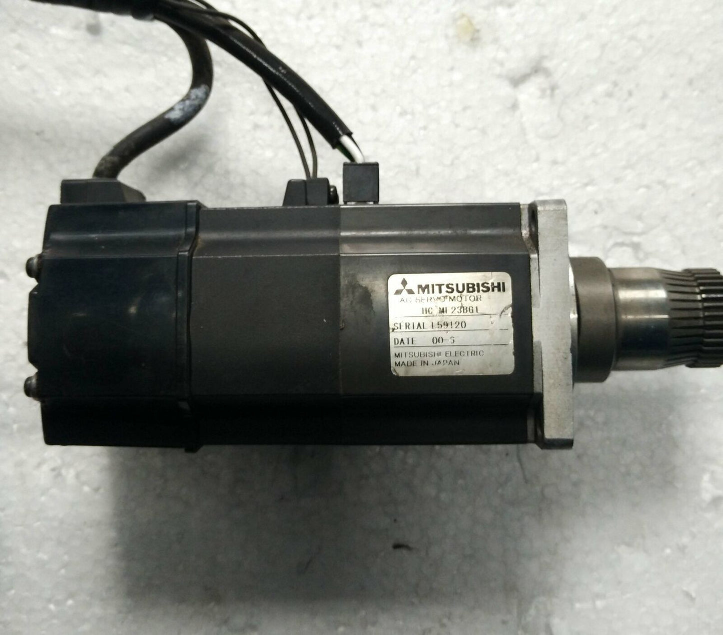 used ONE Mitsubishi HC-MF23BG1 servo motor - MITSUBISHI