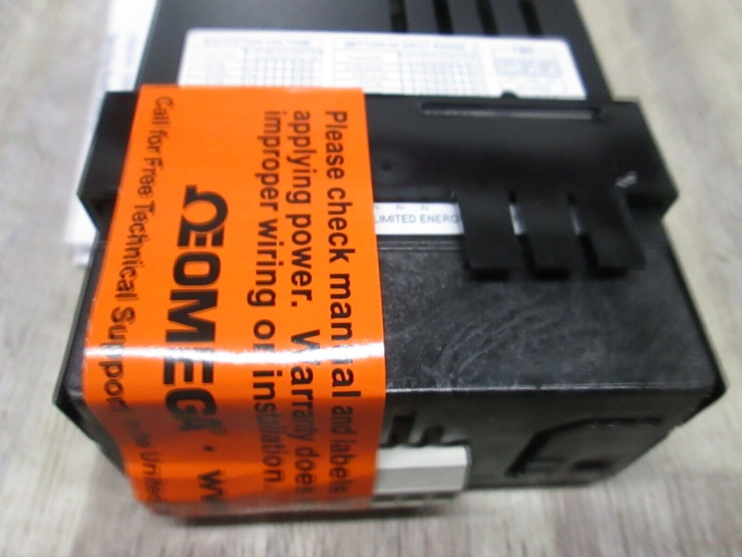 OMEGA Strain Gage Panel Meter 4 DIGIT 115 VAC 9.5W Model Dp25b-s - OMEGA