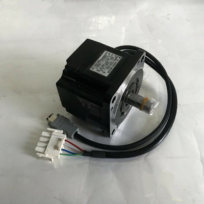 1PC YASKAWA AC SERVO MOTOR SGMPH-02A1A21