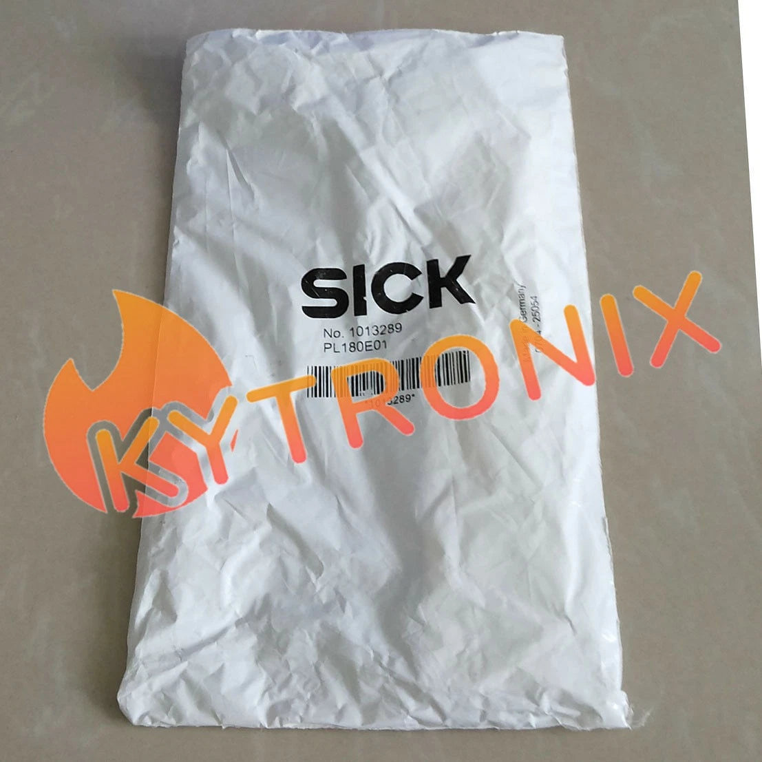 1PC SICK PL180E01 free shipping