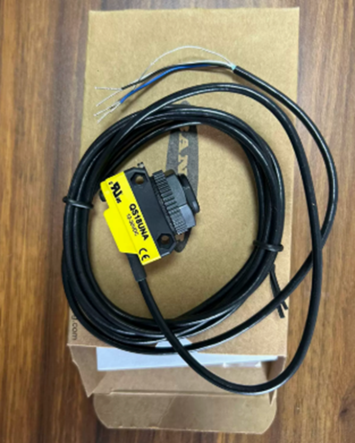 BANNER QS18UNA Ultrasonic Sensor, Precision Motion Detection with 400Hz Frequency, 100% Antenna Interference Free - BANNER