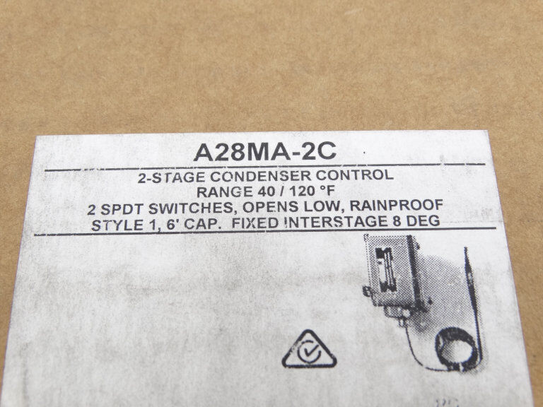 JOHNSON CONTROLS A28MA-2C Temperature Controller for Industrial Applications - JOHNSON CONTROLS