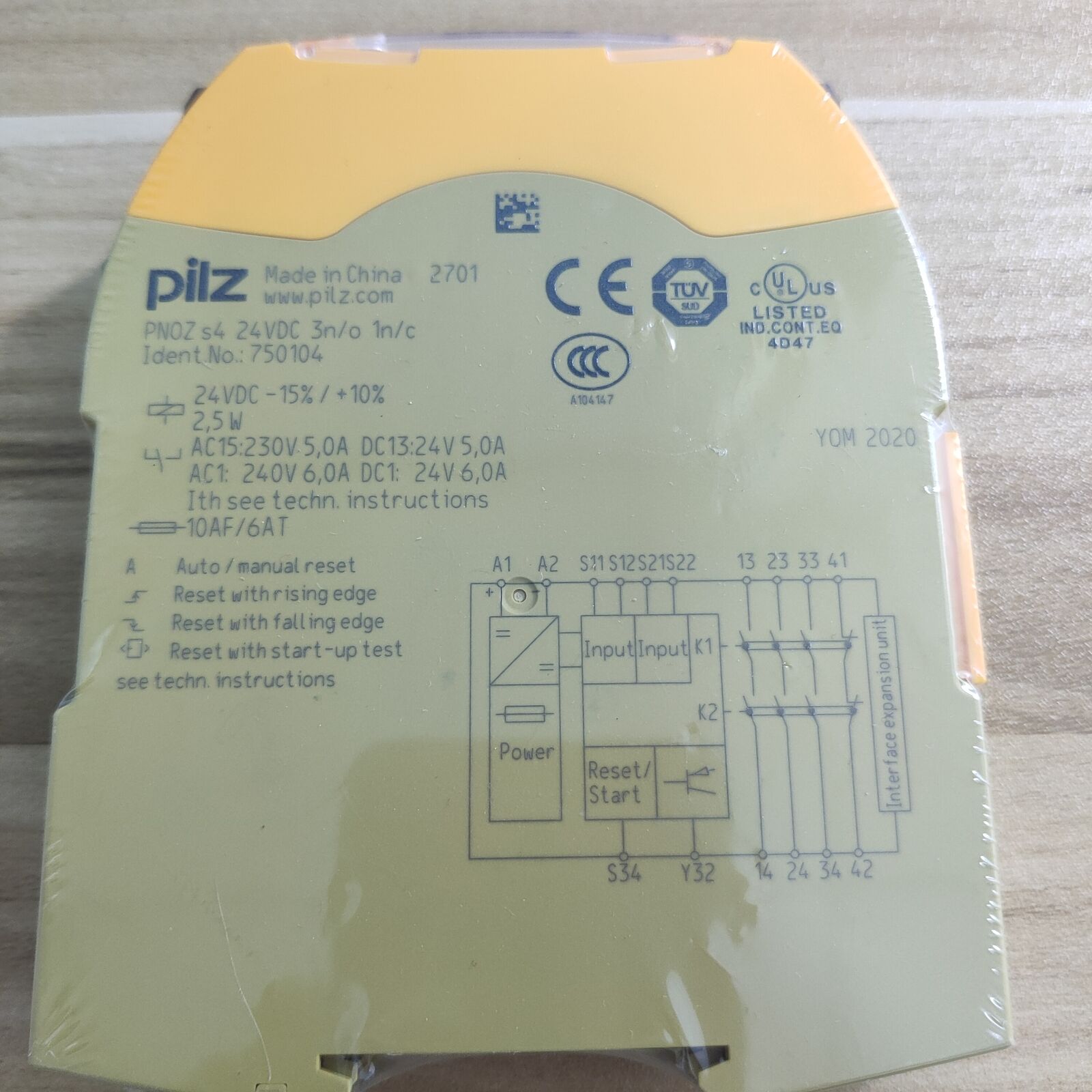 1PC New Pilz 750104 PNOZ s4 Safety Relay 24VDC 3 1