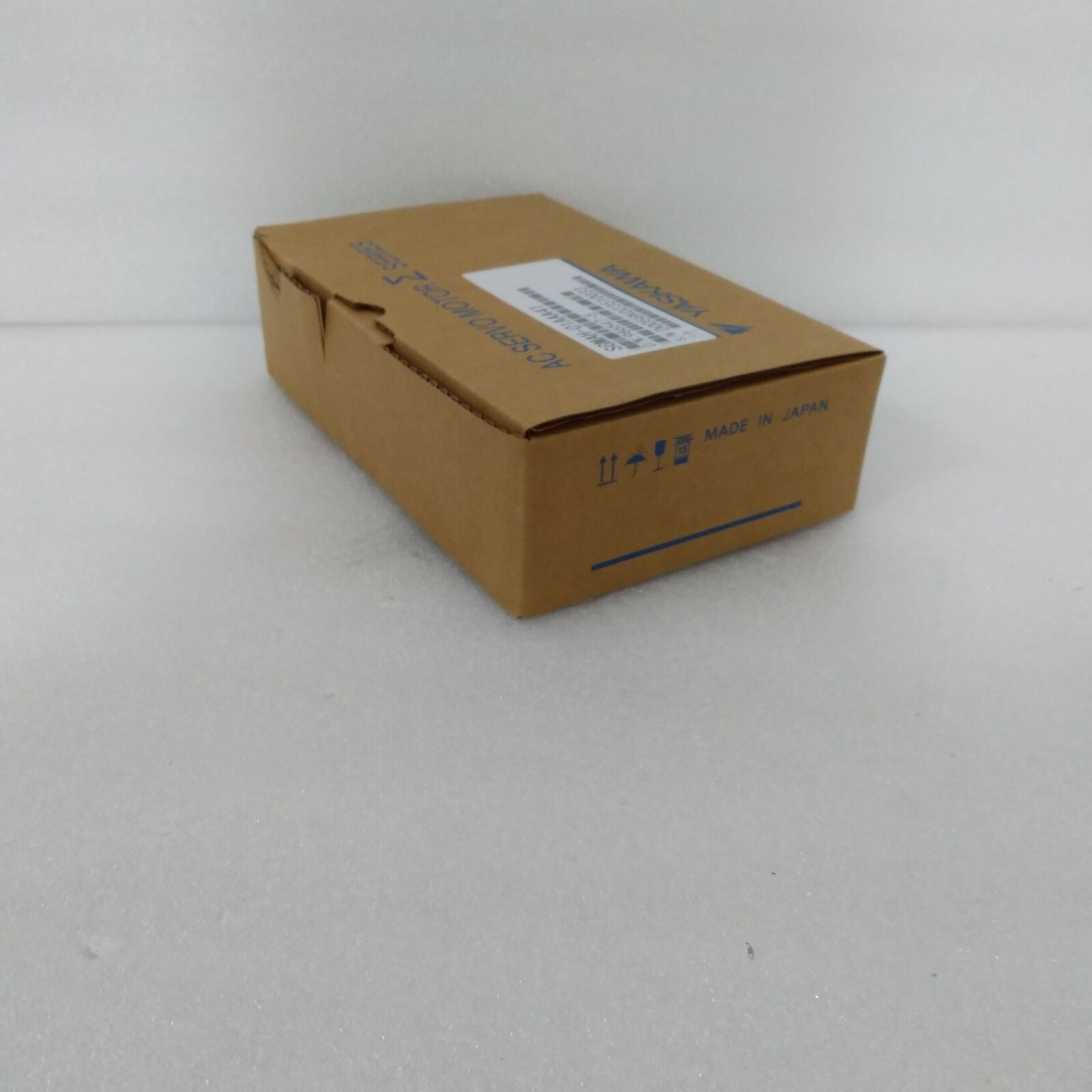 YASKAWA SERVO motor SGMAH-01AAA41 - YASKAWA