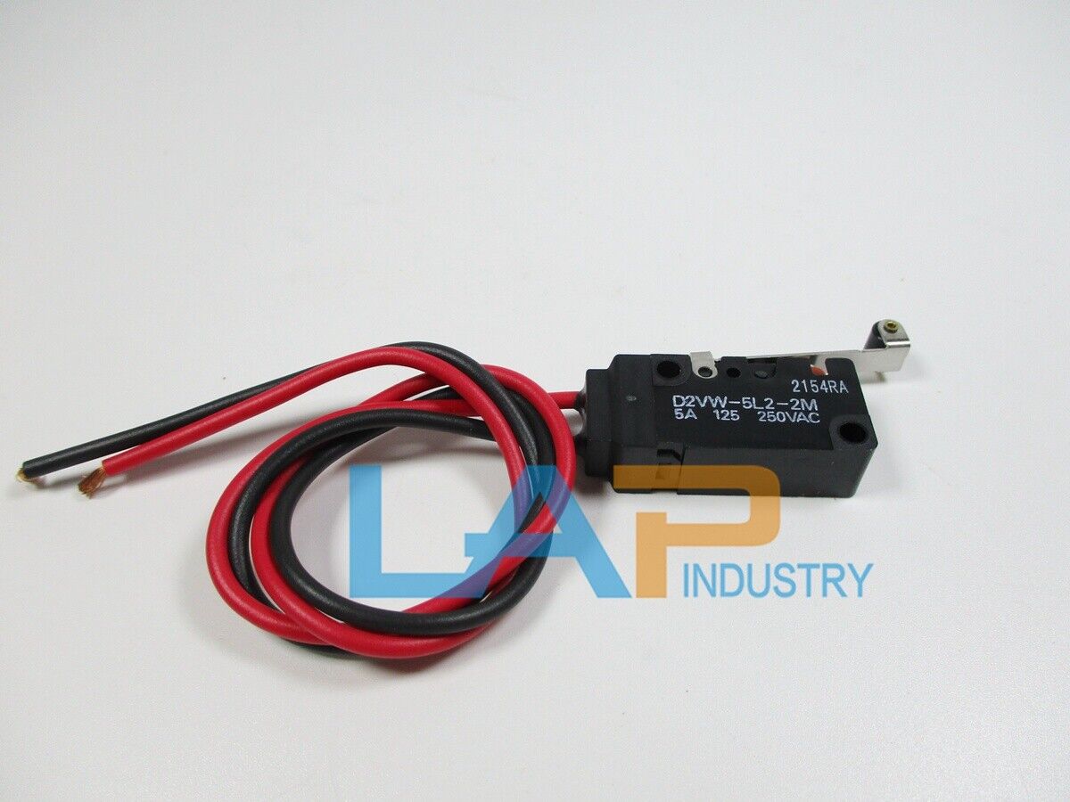 new 1PC  Omron Limit Switch D2VW-5L2-2M