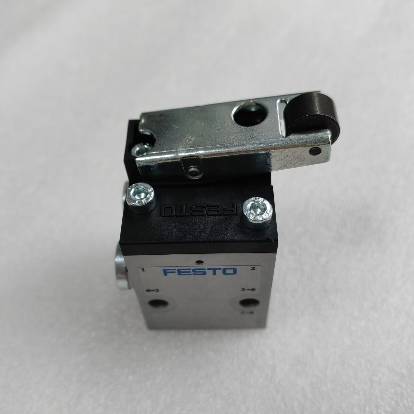 new 1PCS Mechanical Valve For FESTO RS-4-1/8 2949 Roller Lever - FESTO