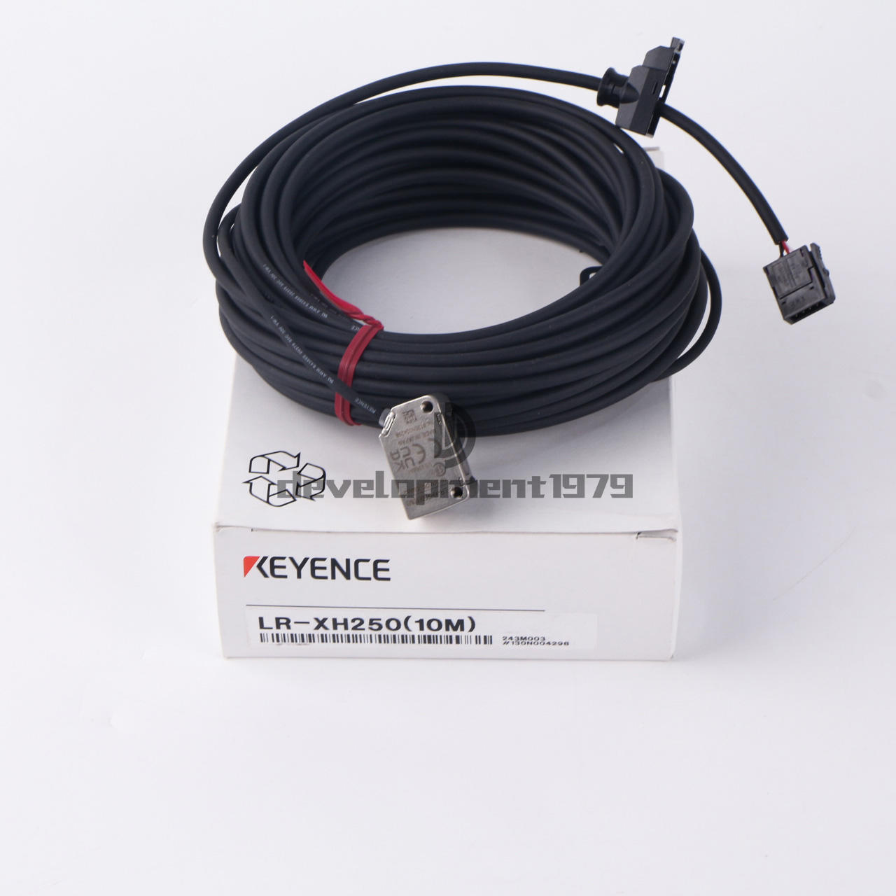 new 1PCS  KEYENCE LR-XH250(10M) sensor