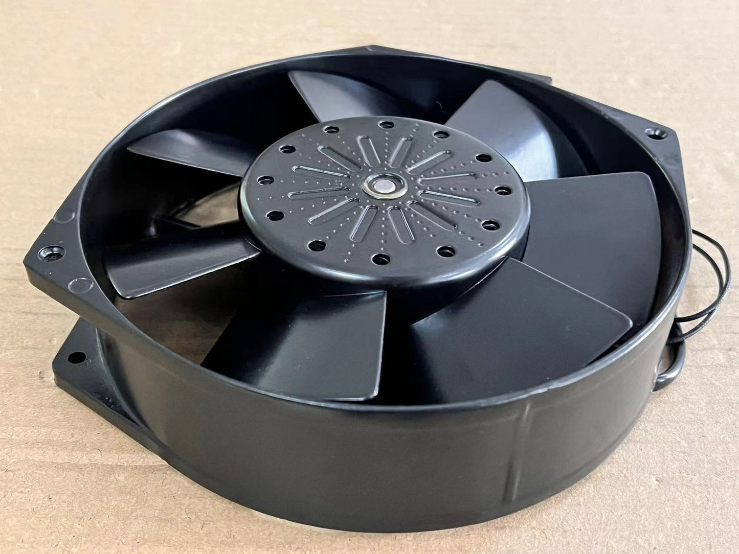 1pc Royal Fan Fan UT795C-TP AC200V 36/31W 17215038MM