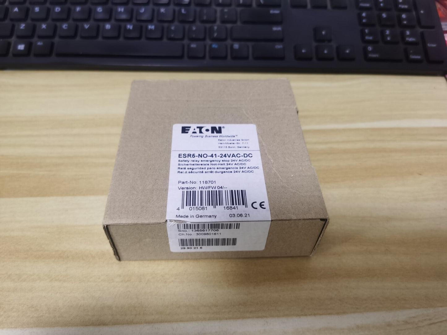 1PCS Eaton Moeller ESR5-NO-41-24VAC-DC Safety Relay In Box