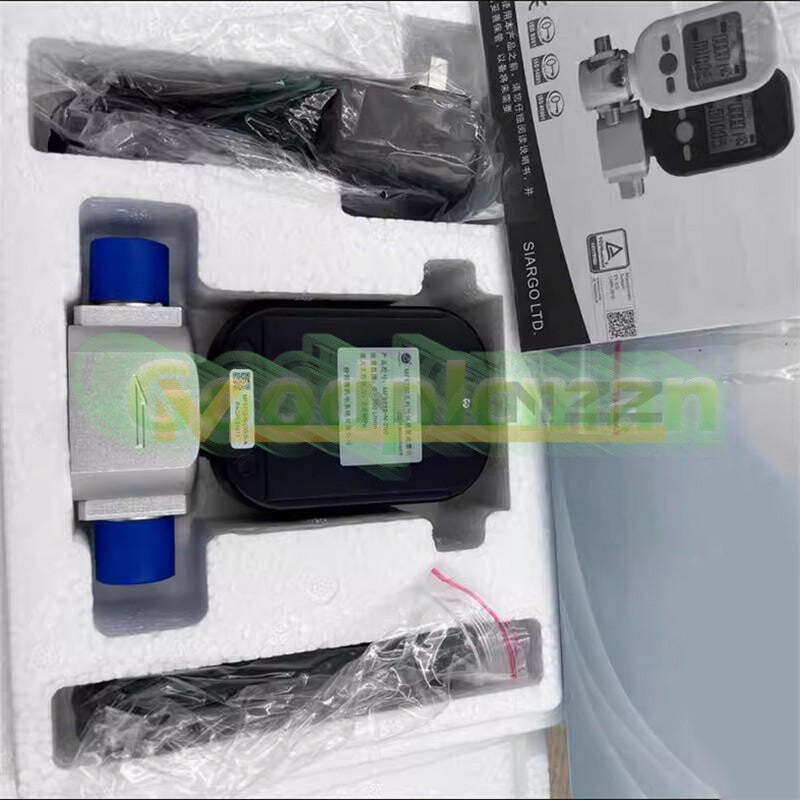 One Tiny gas mass flow meter MF5712-N-200