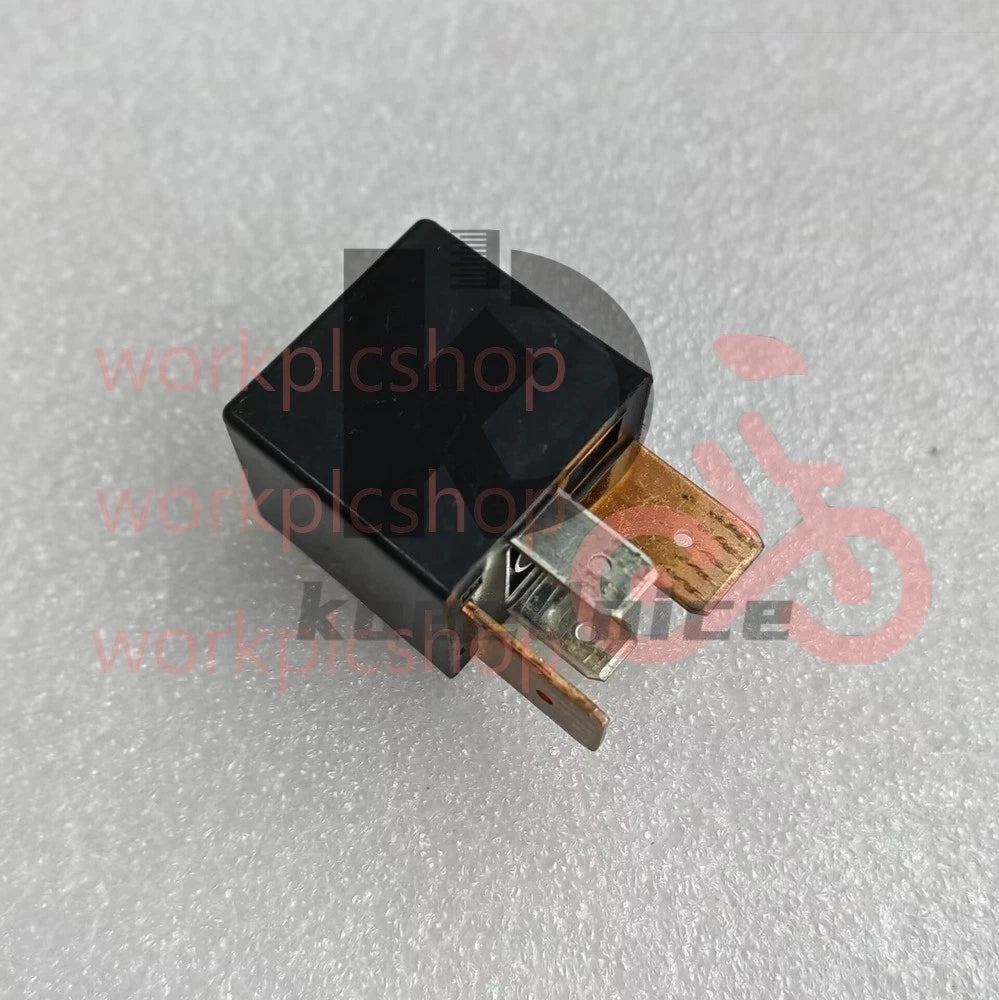1PCS for Black Headlight Relay ACB83221-M01 CB1aH-R-12V 572-Mazda 4-Blade
