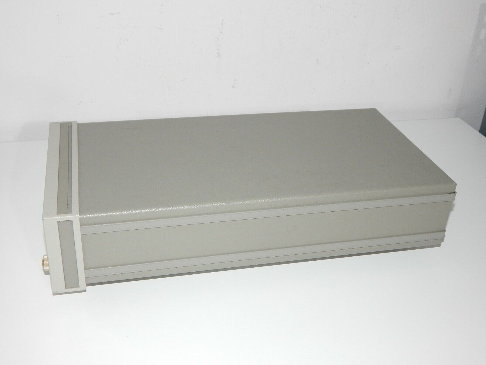 HP 83437A Broadband Light Source 1430nm 1550nm 9/125 μm - HP