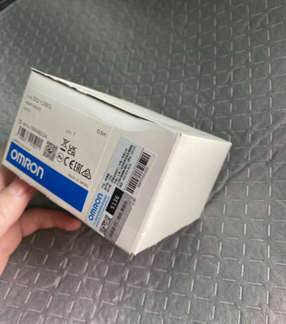 1PC Omron ZX2-LD50L ZX2LD50L 0.5m Smart Sensor Free Ship