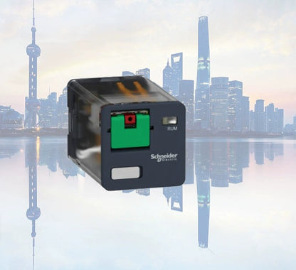 1PC  Schneider   RUM Relay 3C/O 24V AC 10A