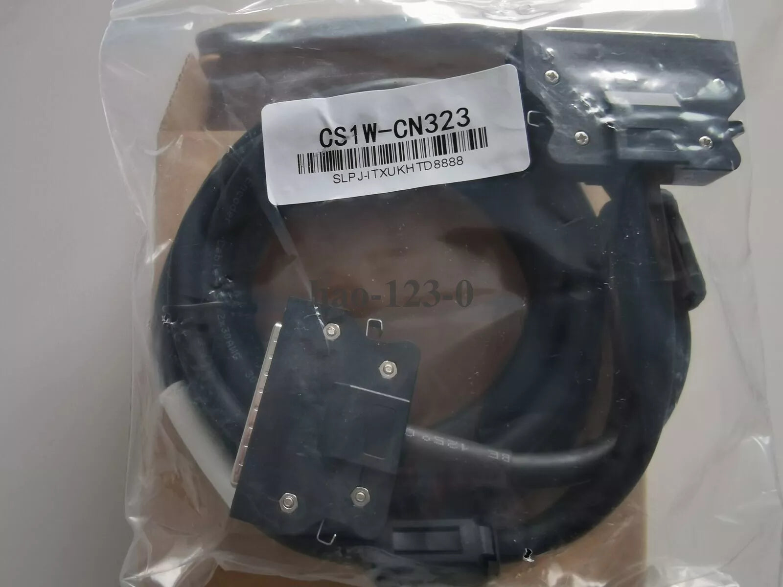 OMRON CS1W CN323 3m programmable logic controller with 200 IO ports - OMRON
