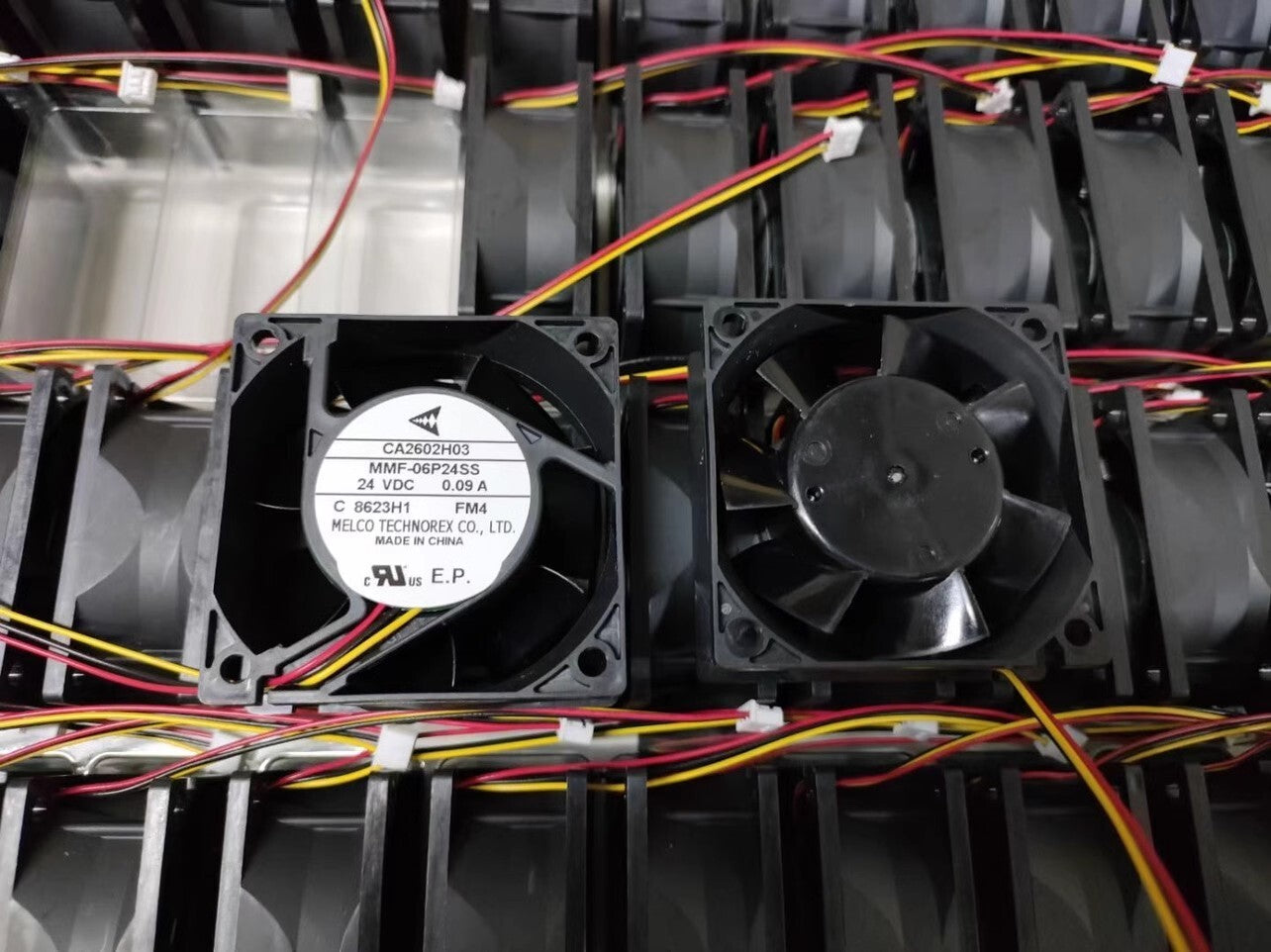 Mitsubishi CA2602H03 MMF-06P24SS 24V 0.09A 3-Wire for MR-J3 Drive Fan