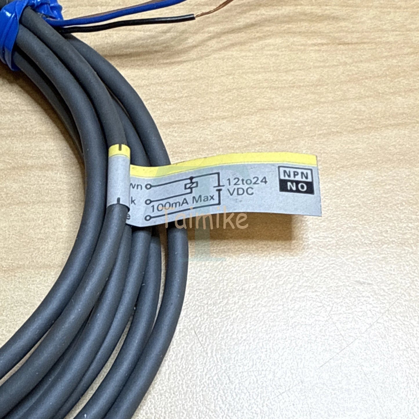 ! Omron E2E-X1C1 Proximity Switch - Open Box