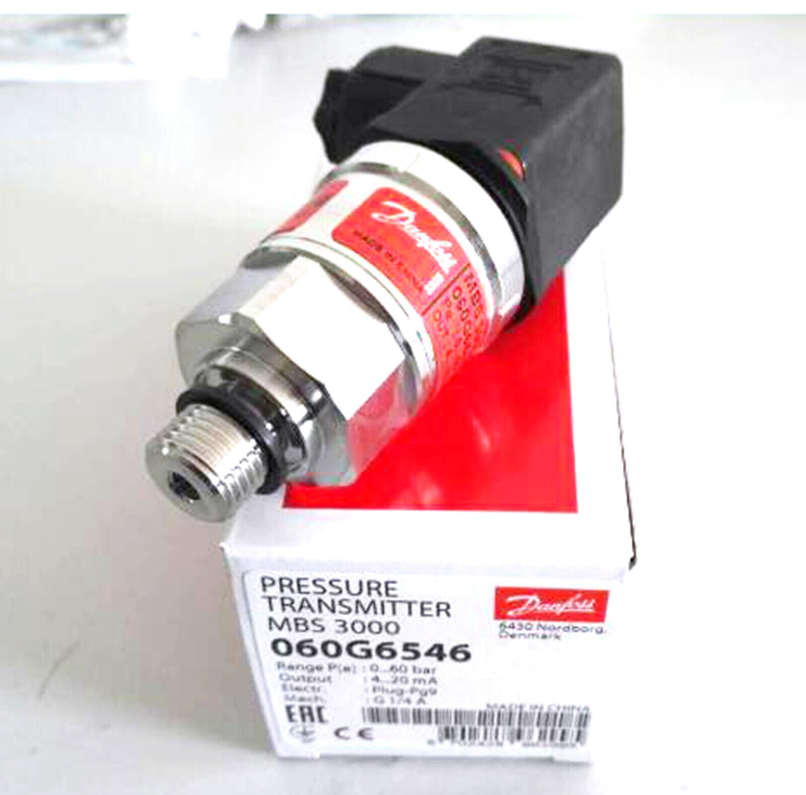 DANFOSS 060G6546 MBS 3000 Pressure Transmitter DANFOSS pressure transmitter with 3000 PSI range and membrane type sensor for industrial applications - DANFOSS