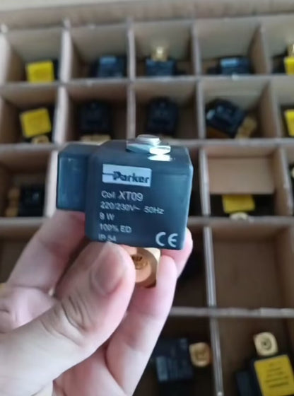 1PCS  Parker VE131IV  220-230V Solenoid Valve Coil XT09