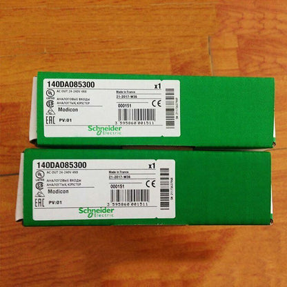 new Schneider 140DAO85300 PLC module in box - SCHNEIDER