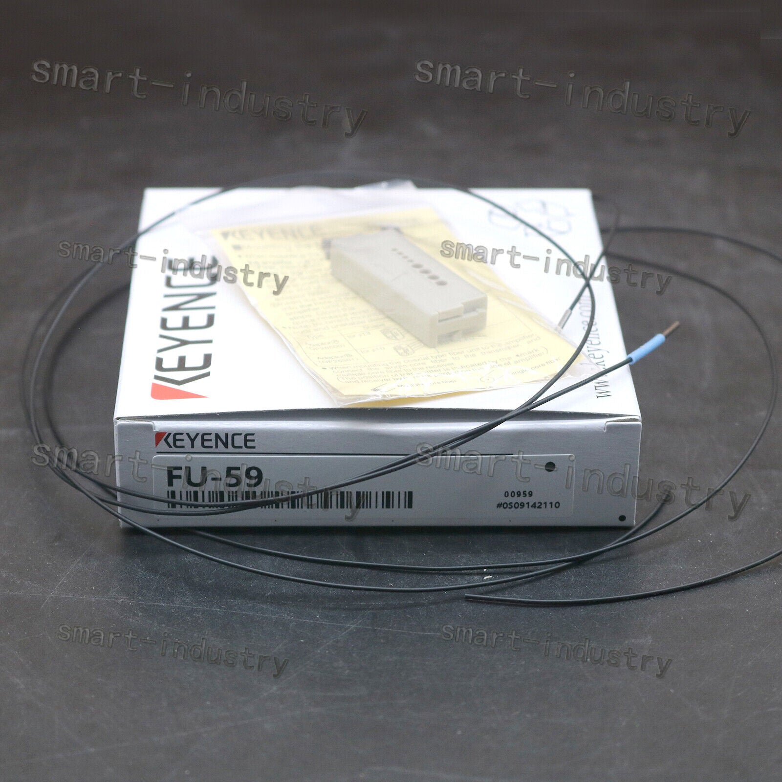 new one  keyence FU-59 FU-59 optical fibre sensor SHIP