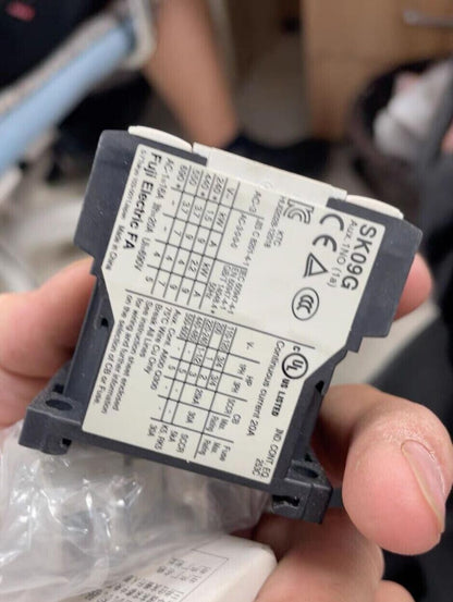 1PC  Fuji Electric SK09G-E10 SK09GE10 24VDC 1NO DC Contactor