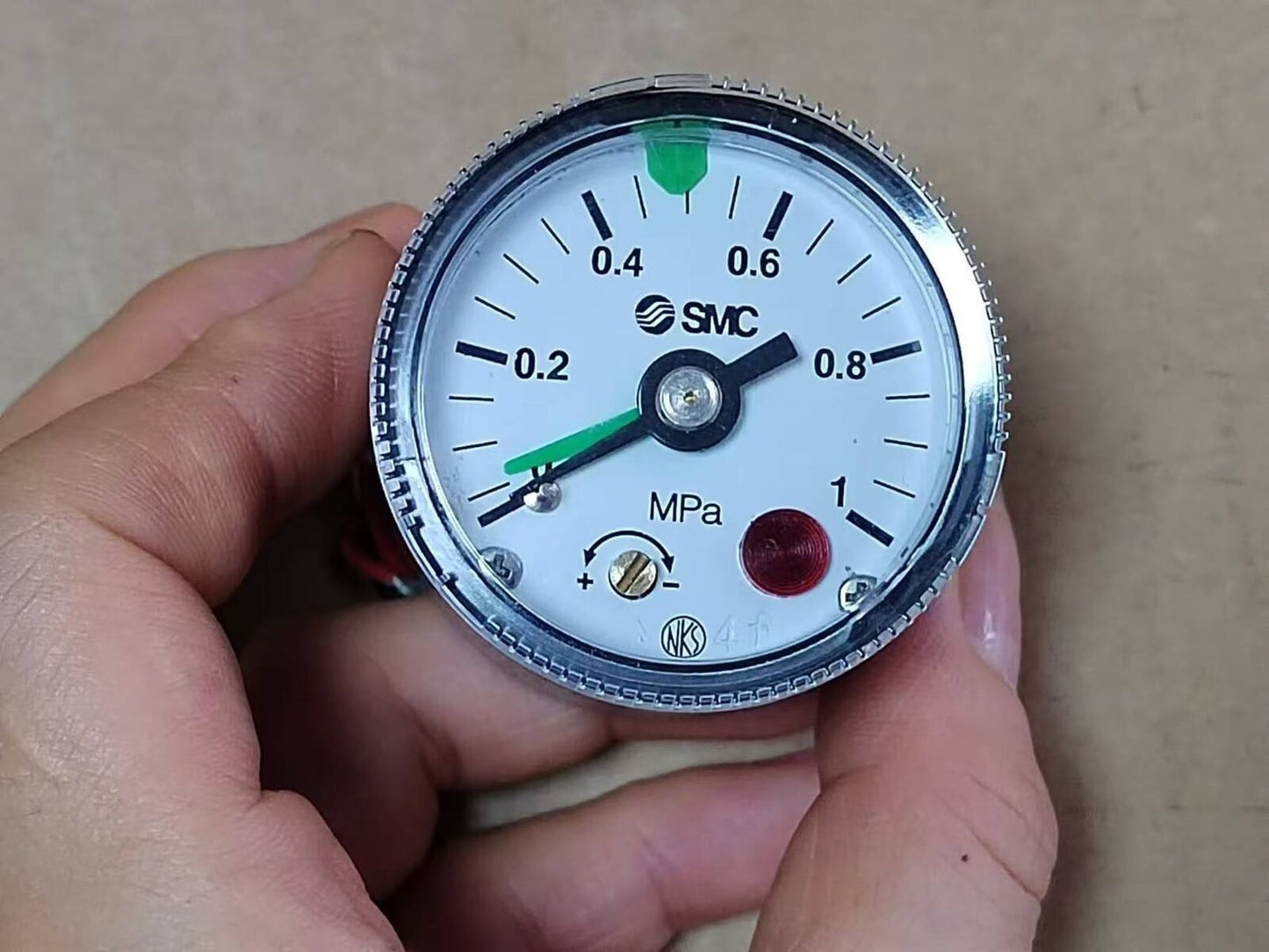 1pcs SMC GP46-10-02L5 Pressure Gauge with Switch