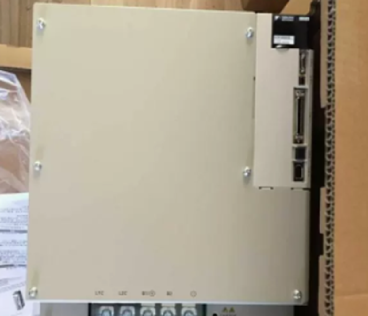 Yaskawa SGDV-590A11A Servo Motor - YASKAWA