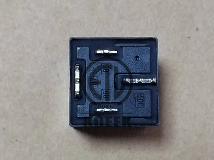 QTY:2 4-pin solder pin 70A14 Automotive Relay SEV8-P-112DM