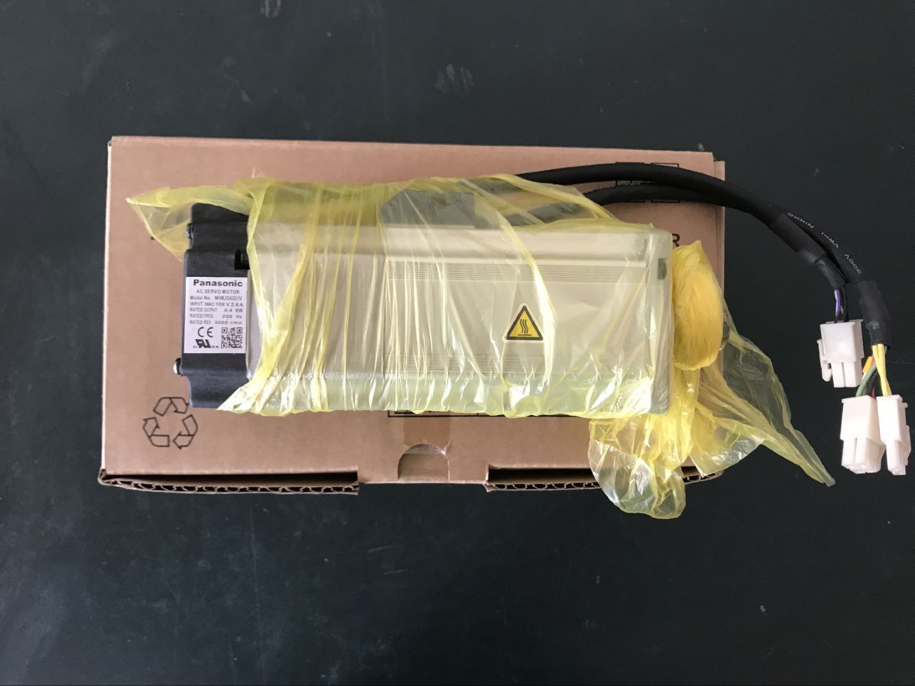 1PC PANASONIC AC SERVO MOTOR MHMJ042G1V