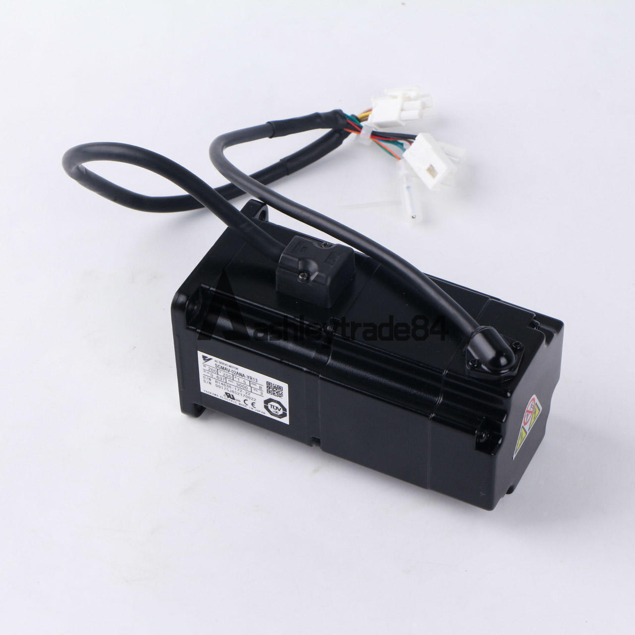 ONE YASKAWA SERVO MOTOR SGMAV-02ANA-YR13