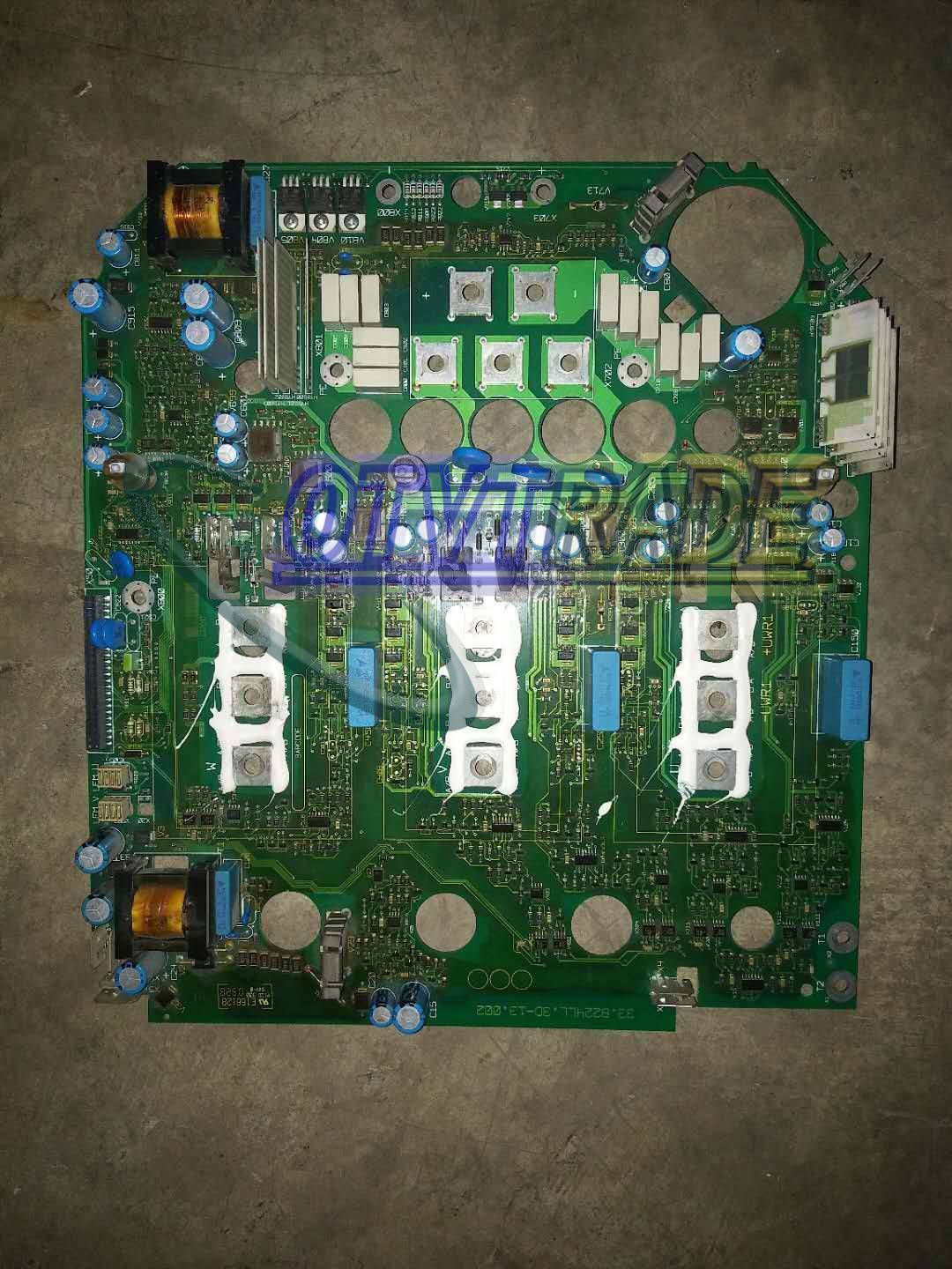 used 1PCS  Lenze driver board 33.8224LL.3D-13.002