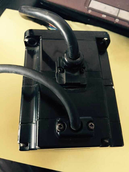 1PC YASKAWA AC SERVO MOTOR SGMP-15A313 SGMP15A313