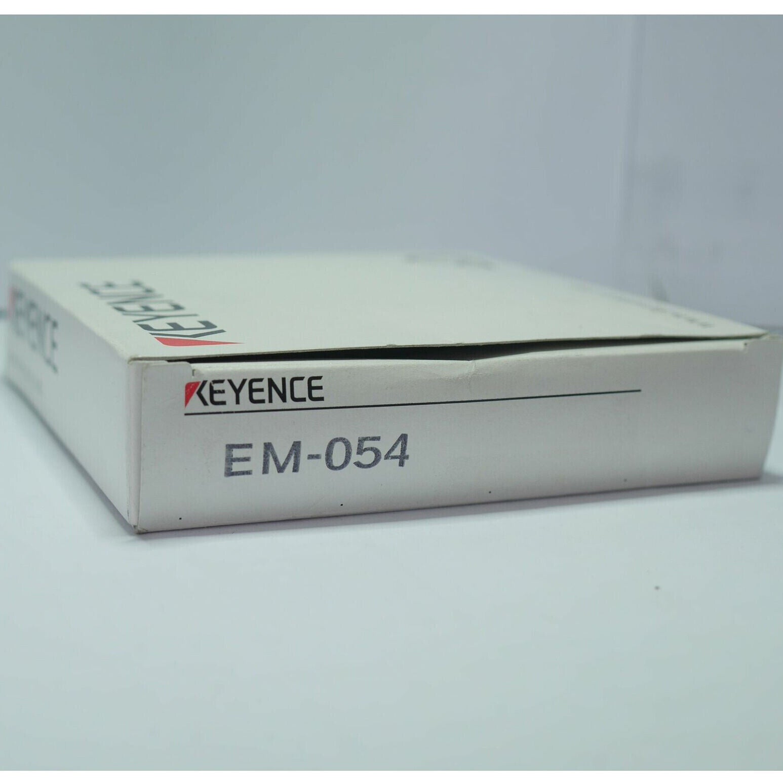 Keyence EM-054 Proximity Sensor - KEYENCE