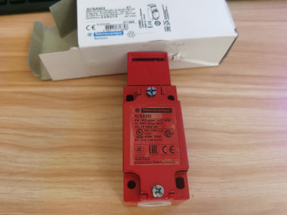 1PC  Schneider XCSA502 XCS-A502 Safety Limit Switch  Free Ship