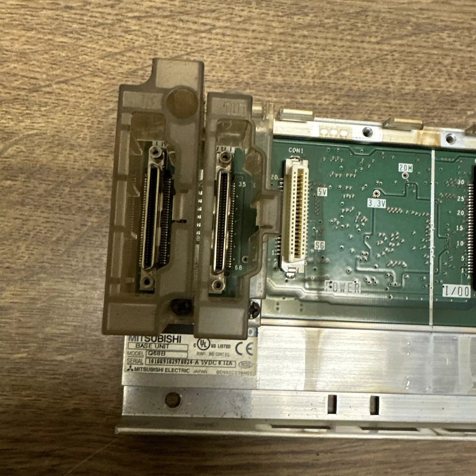 New MITSUBISHI Q68B Extension base unit Power 100% authentic - MITSUBISHI